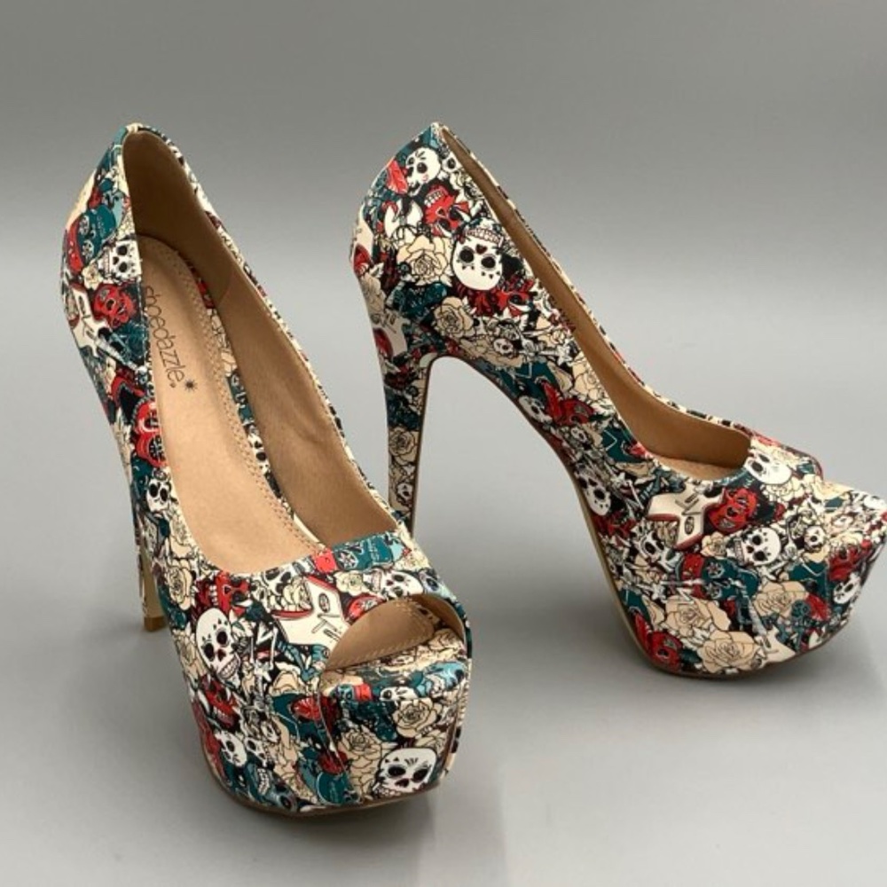 Brand new, never worn Shoe Dazzle Day of the Dead sz 9